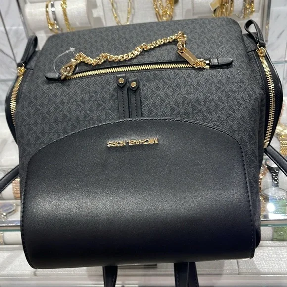 Michael Kors Jet Set Large Logo Backpack
Black 
NWT - Picture 10 of 16